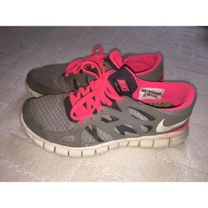 Nike Free Run 2 tennis shoes
